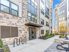 12865 Mosaic Park Way 3J, Herndon VA 20171