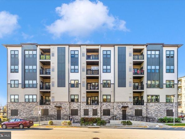 12865 Mosaic Park Way 3J, Herndon VA 20171