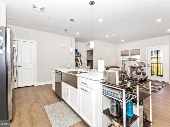 12865 Mosaic Park Way 3J, Herndon VA 20171