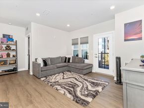 12865 Mosaic Park Way 3J, Herndon VA 20171