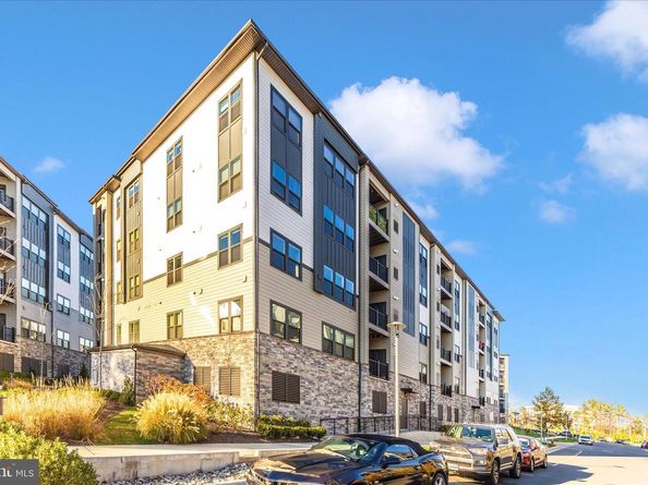 12865 Mosaic Park Way 3J, Herndon VA 20171
