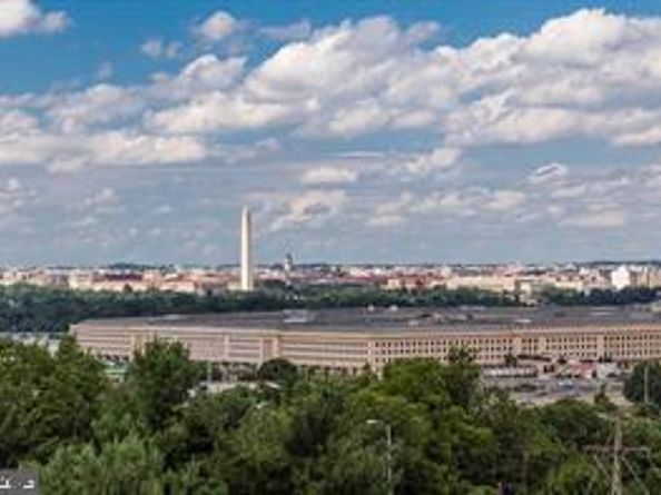 1300 S Arlington Ridge Road 702, Arlington VA 22202