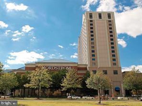 1300 S Arlington Ridge Road 702, Arlington VA 22202