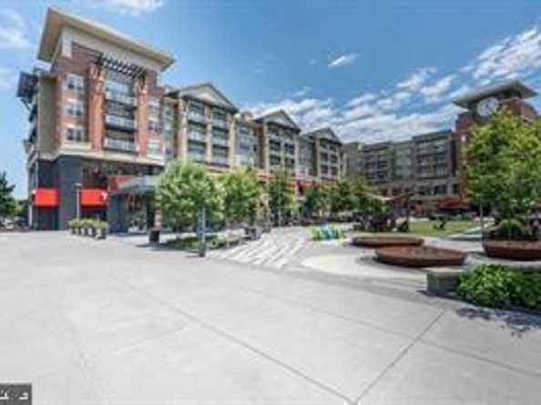 1300 S Arlington Ridge Road 702, Arlington VA 22202