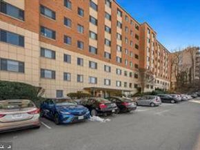 1300 S Arlington Ridge Road 702, Arlington VA 22202
