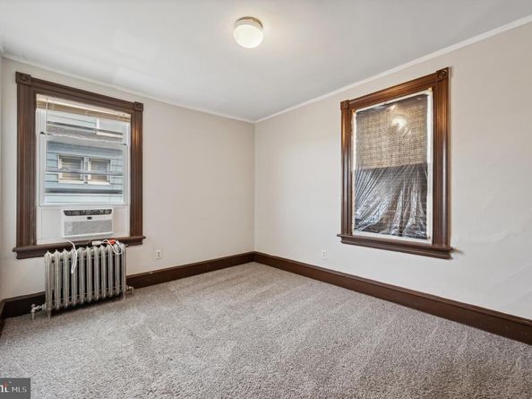 11 S Cedar Lane, Upper Darby PA 19082