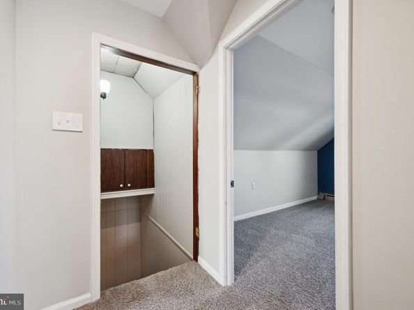 11 S Cedar Lane, Upper Darby PA 19082