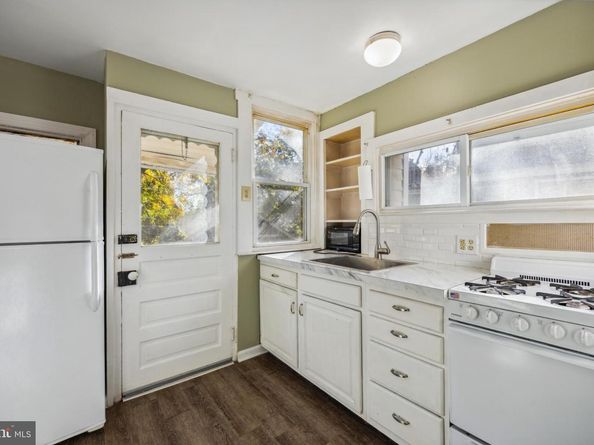 11 S Cedar Lane, Upper Darby PA 19082