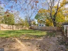 11 S Cedar Lane, Upper Darby PA 19082