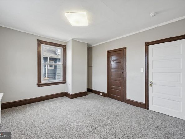 11 S Cedar Lane, Upper Darby PA 19082