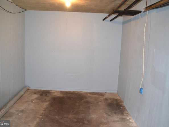 7042 Clinton Road, Upper Darby PA 19082