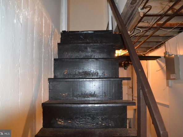 7042 Clinton Road, Upper Darby PA 19082