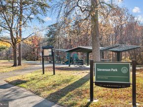 6260 Chaucer Lane, Alexandria VA 22304