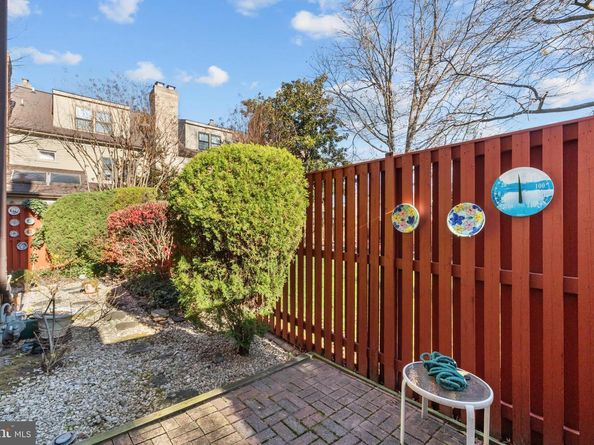 6260 Chaucer Lane, Alexandria VA 22304