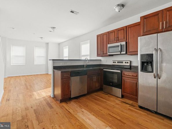 2106 N 17TH Street, Philadelphia PA 19121