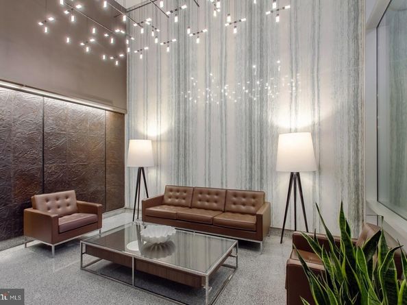 604-36 S Washington Square 1013, Philadelphia PA 19106