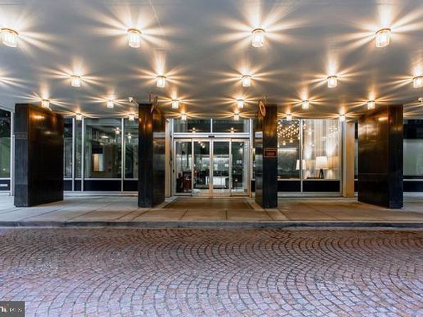 604-36 S Washington Square 1013, Philadelphia PA 19106