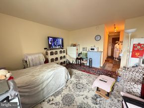 604-36 S Washington Square 1013, Philadelphia PA 19106