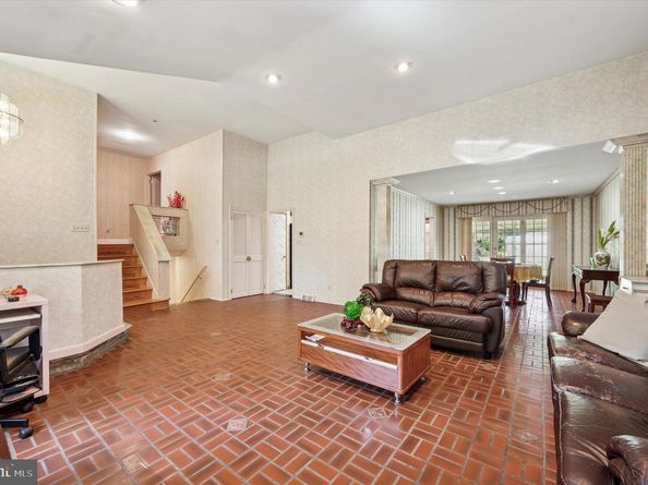 1200 Gainsboro Road, Bala Cynwyd PA 19004