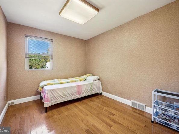 1200 Gainsboro Road, Bala Cynwyd PA 19004