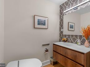 254 S 3rd Street, Philadelphia PA 19106