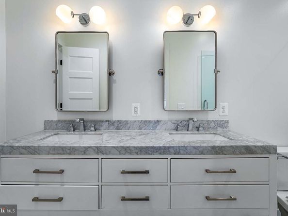 2465 18TH Street NW 4, Washington DC 20009