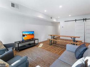 2465 18TH Street NW 4, Washington DC 20009