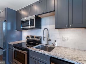 2465 18TH Street NW 4, Washington DC 20009