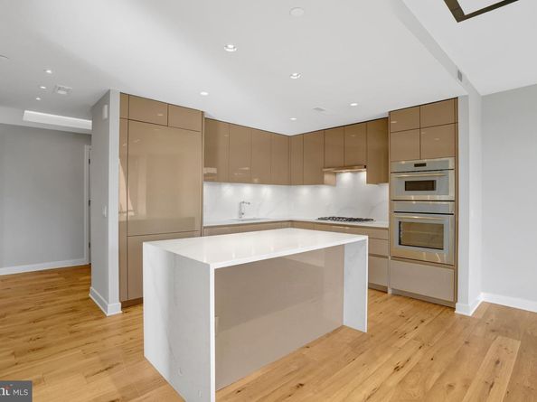 1781 N Pierce Street 1404, Arlington VA 22209