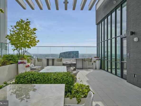 1781 N Pierce Street 1404, Arlington VA 22209