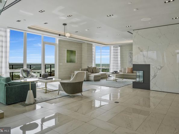 1781 N Pierce Street 1404, Arlington VA 22209