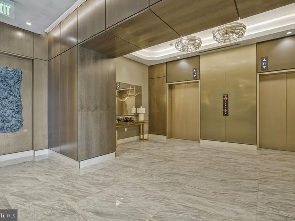 1781 N Pierce Street 1404, Arlington VA 22209