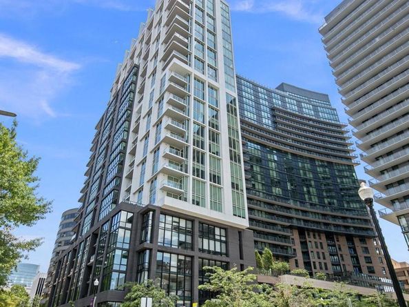 1781 N Pierce Street 1404, Arlington VA 22209