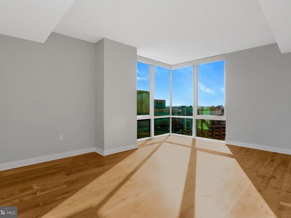 1781 N Pierce Street 1404, Arlington VA 22209