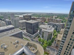 1781 N Pierce Street 1404, Arlington VA 22209