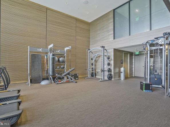 1781 N Pierce Street 1404, Arlington VA 22209