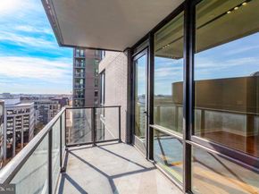 1781 N Pierce Street 1404, Arlington VA 22209