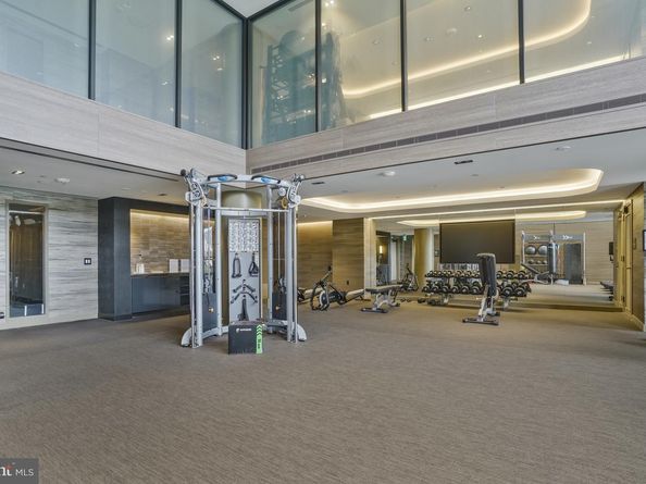 1781 N Pierce Street 1404, Arlington VA 22209