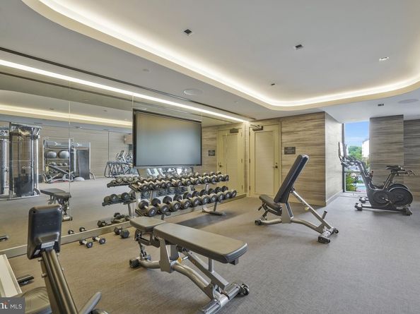 1781 N Pierce Street 1404, Arlington VA 22209