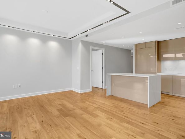 1781 N Pierce Street 1404, Arlington VA 22209