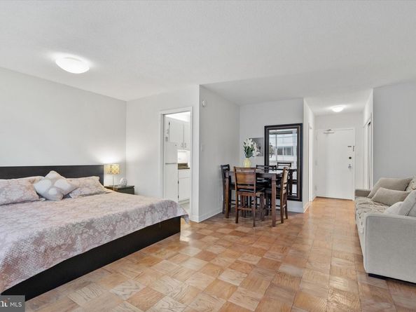 5500 Friendship Boulevard 2124N, Chevy Chase MD 20815