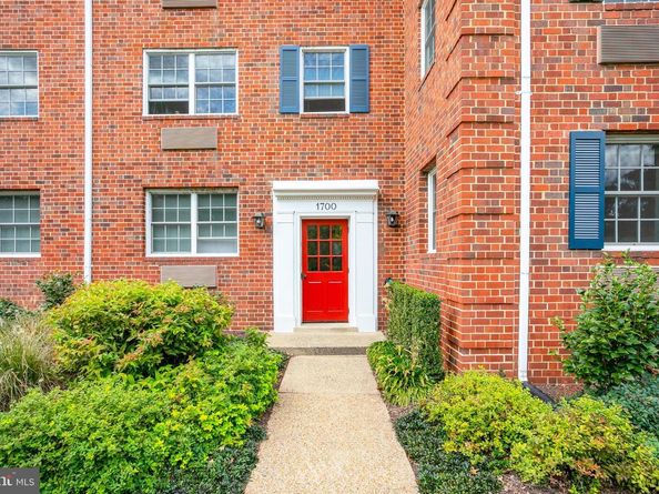 1700 W Abingdon Drive 103, Alexandria VA 22314