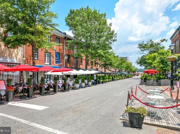 1700 W Abingdon Drive 103, Alexandria VA 22314