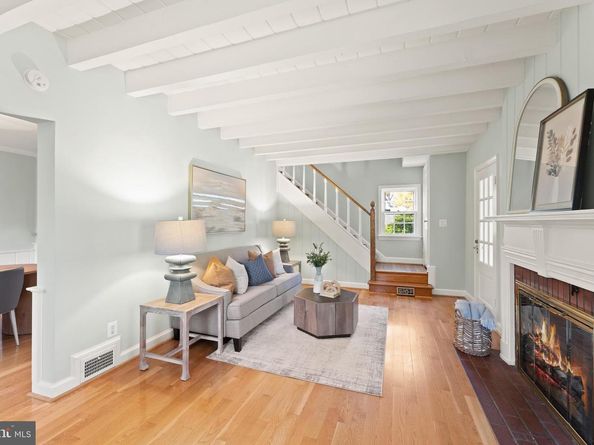 850 N Kensington Street, Arlington VA 22205