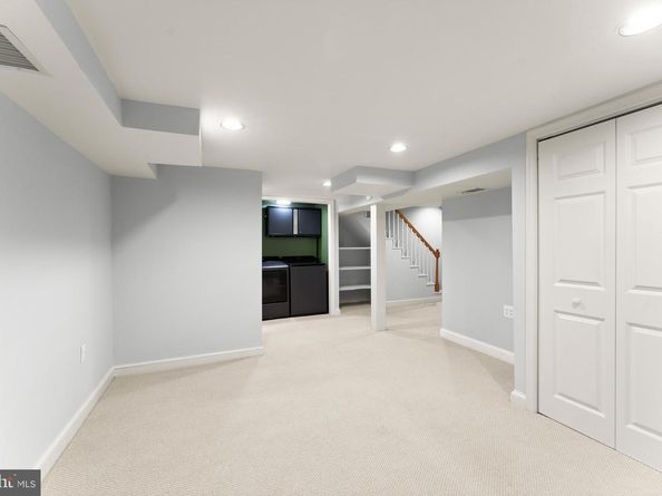 850 N Kensington Street, Arlington VA 22205