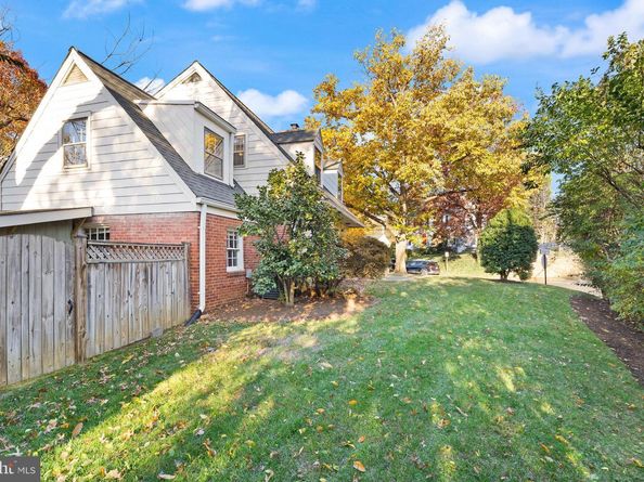 850 N Kensington Street, Arlington VA 22205