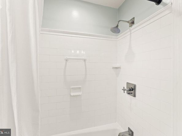 850 N Kensington Street, Arlington VA 22205