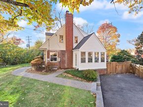 850 N Kensington Street, Arlington VA 22205