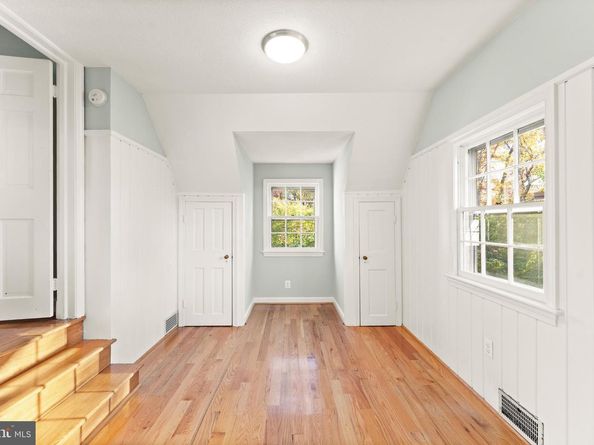 850 N Kensington Street, Arlington VA 22205