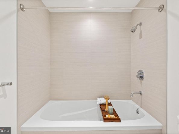 1650 Silver Hill Drive 1206, Mclean VA 22102